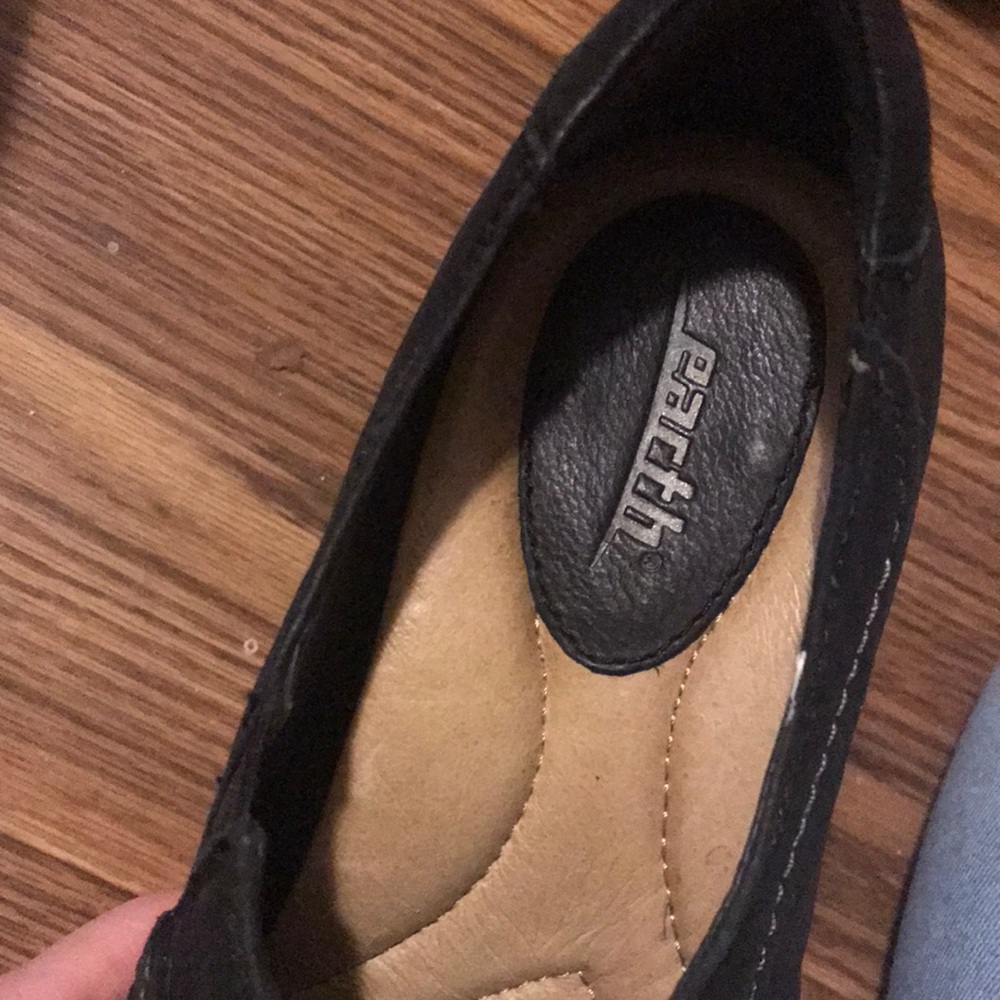 Earth Heels - image 2